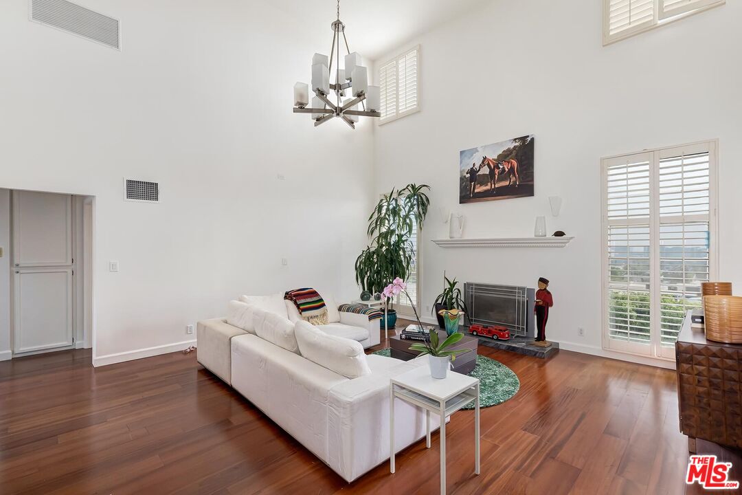 964 Hancock Ave Unit: 302