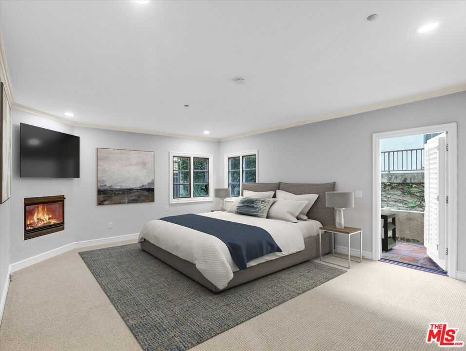 277 S Spalding Dr Unit: 102
