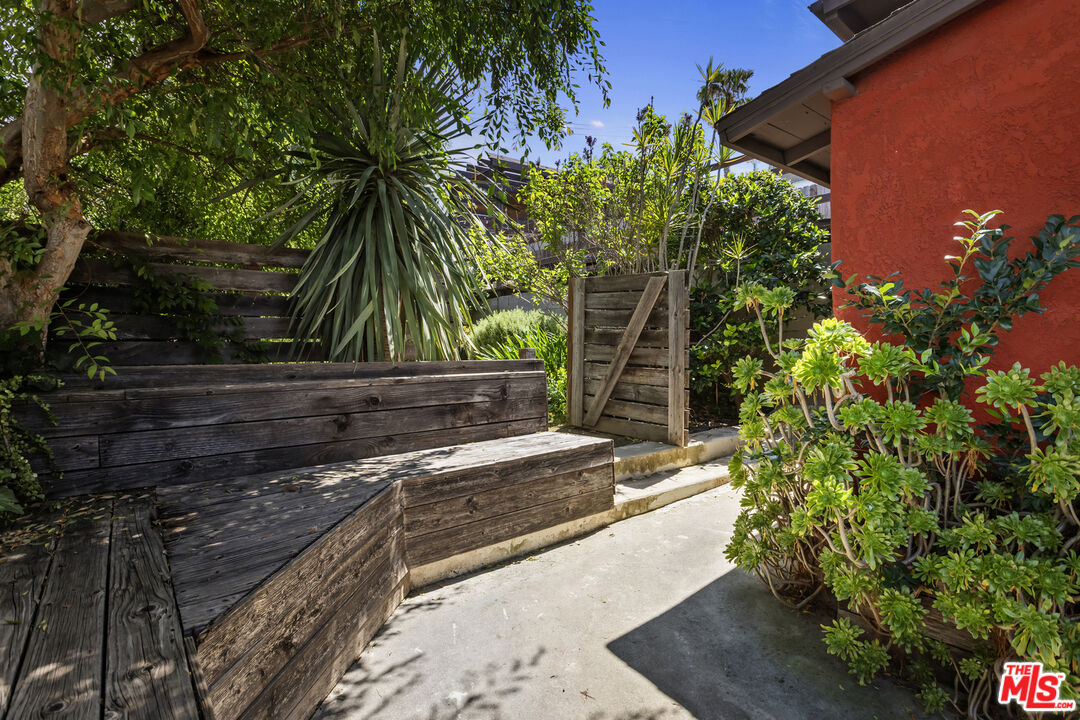 818 N Avenue 52