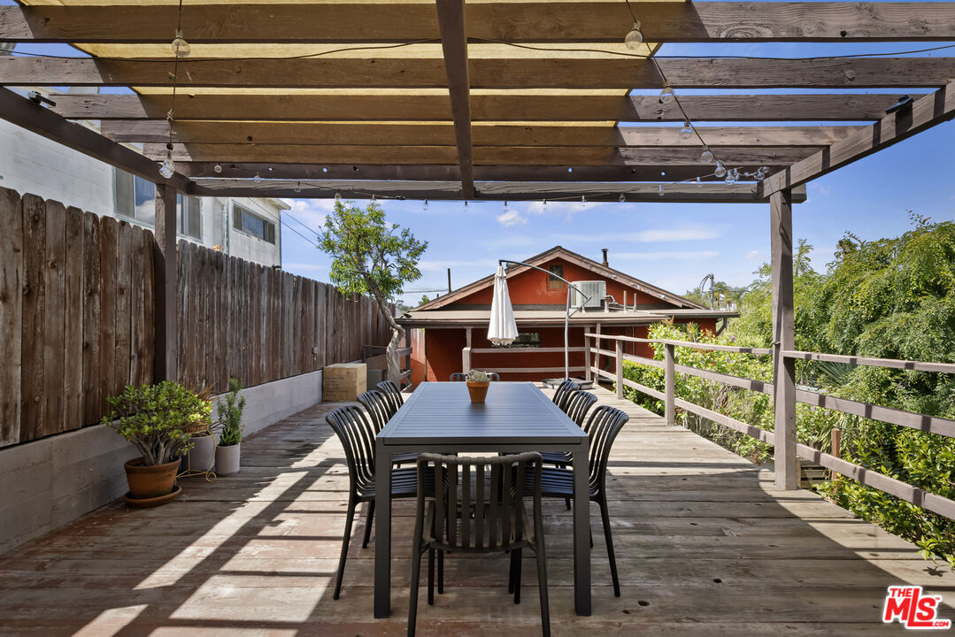818 N Avenue 52