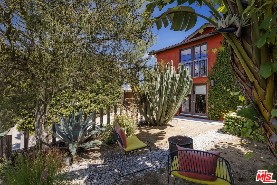818 N Avenue 52