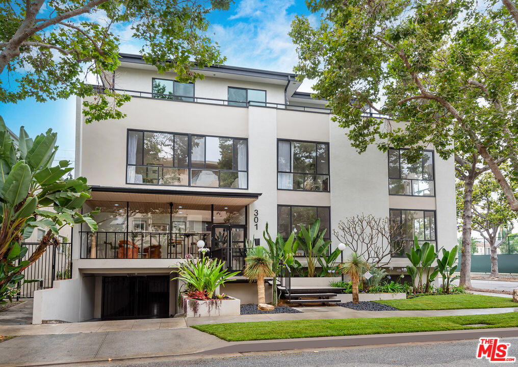 301 S Rexford Dr Unit: 1