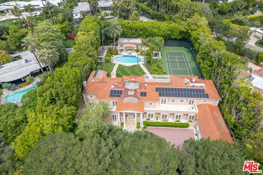 407 Robert Ln