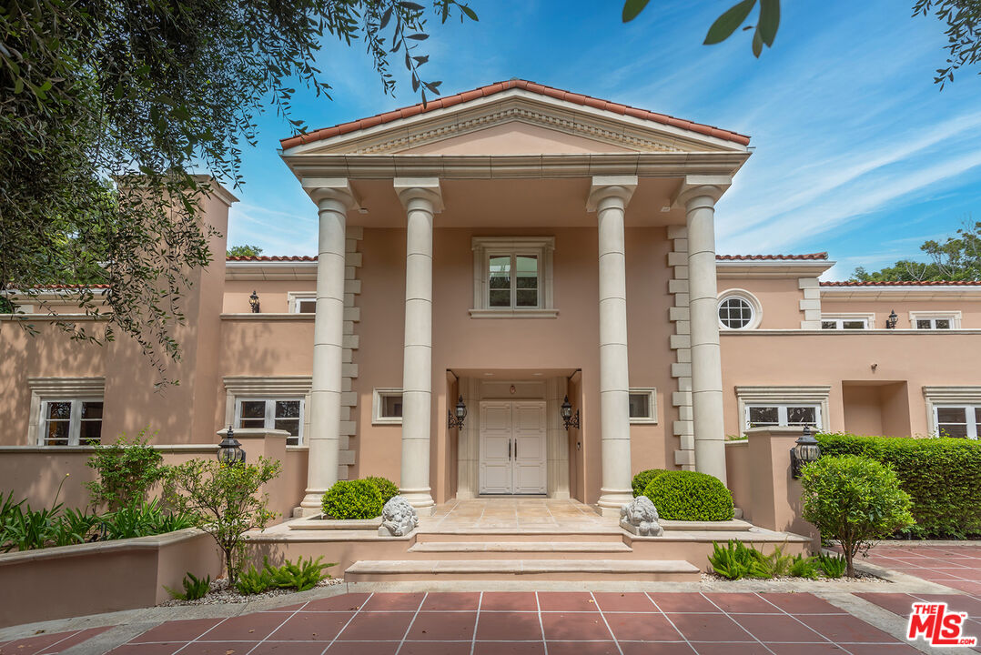 407 Robert Ln