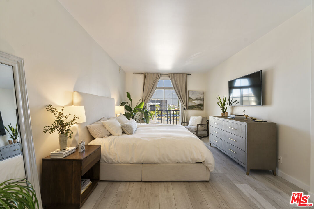 5848 W Olympic Blvd Unit: 102