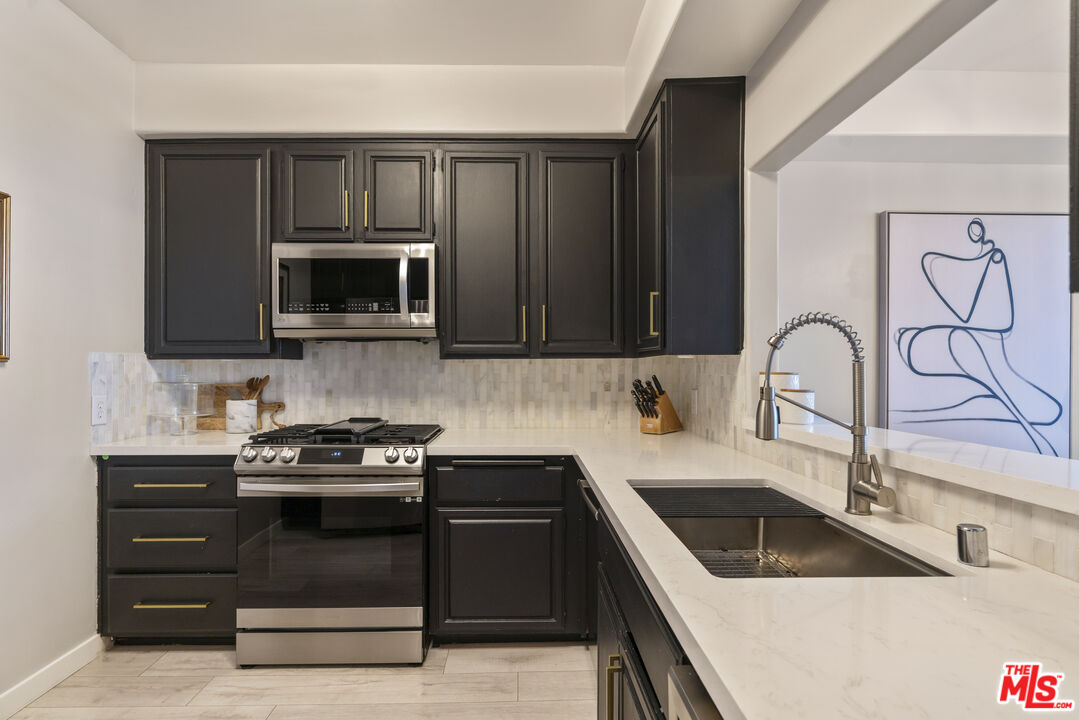 5848 W Olympic Blvd Unit: 102