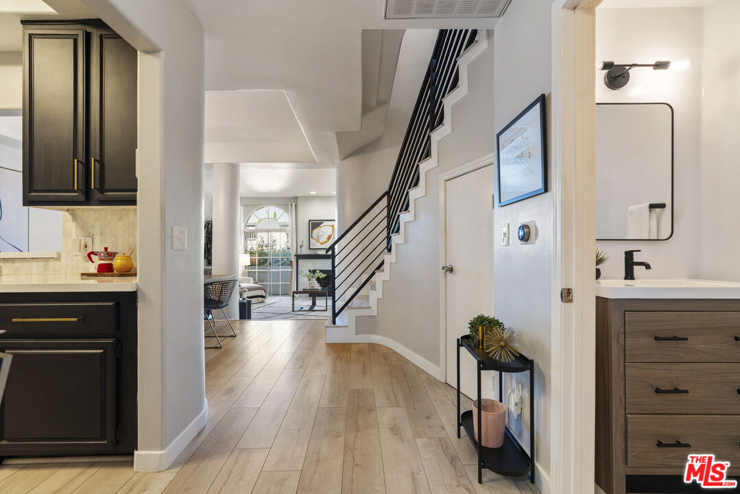 5848 W Olympic Blvd Unit: 102