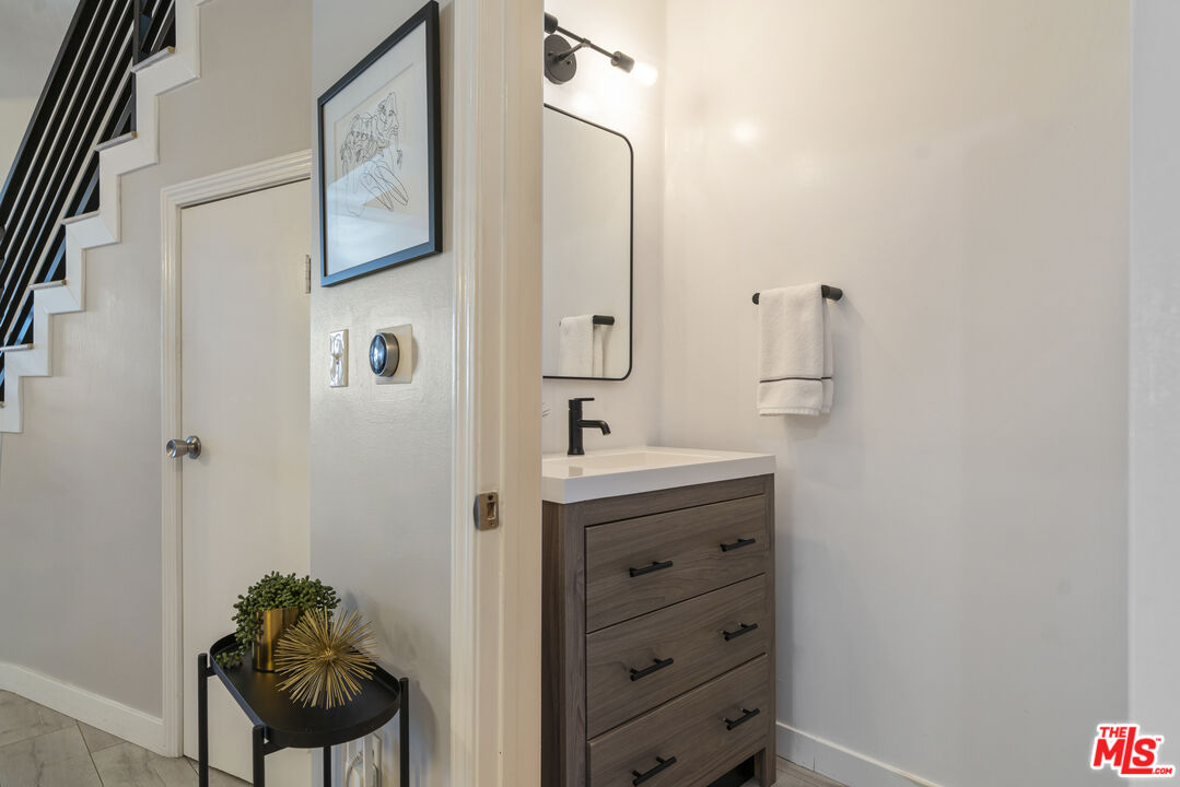 5848 W Olympic Blvd Unit: 102