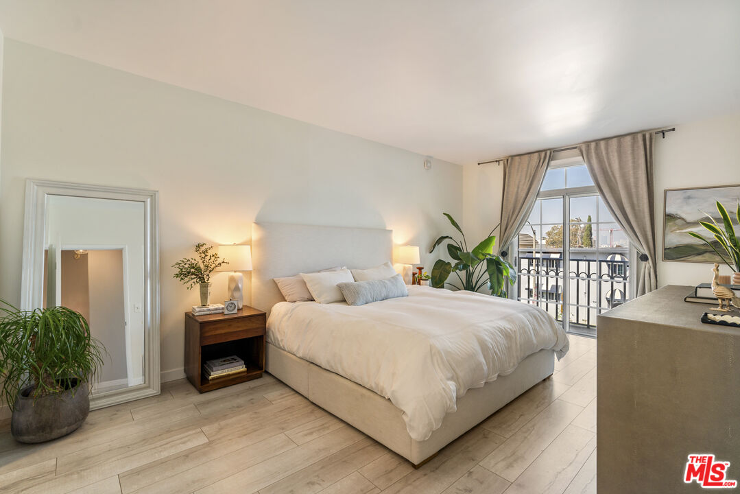 5848 W Olympic Blvd Unit: 102