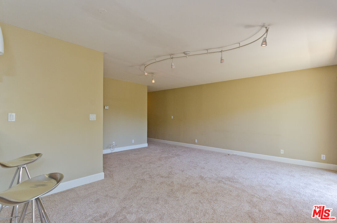 10982 ROEBLING AVE Unit: 461