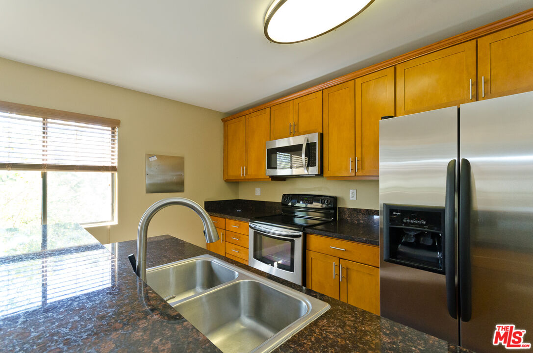 10982 ROEBLING AVE Unit: 461