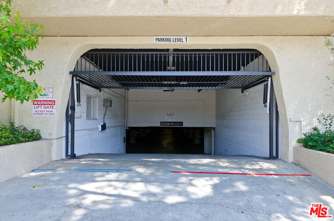 10982 ROEBLING AVE Unit: 461