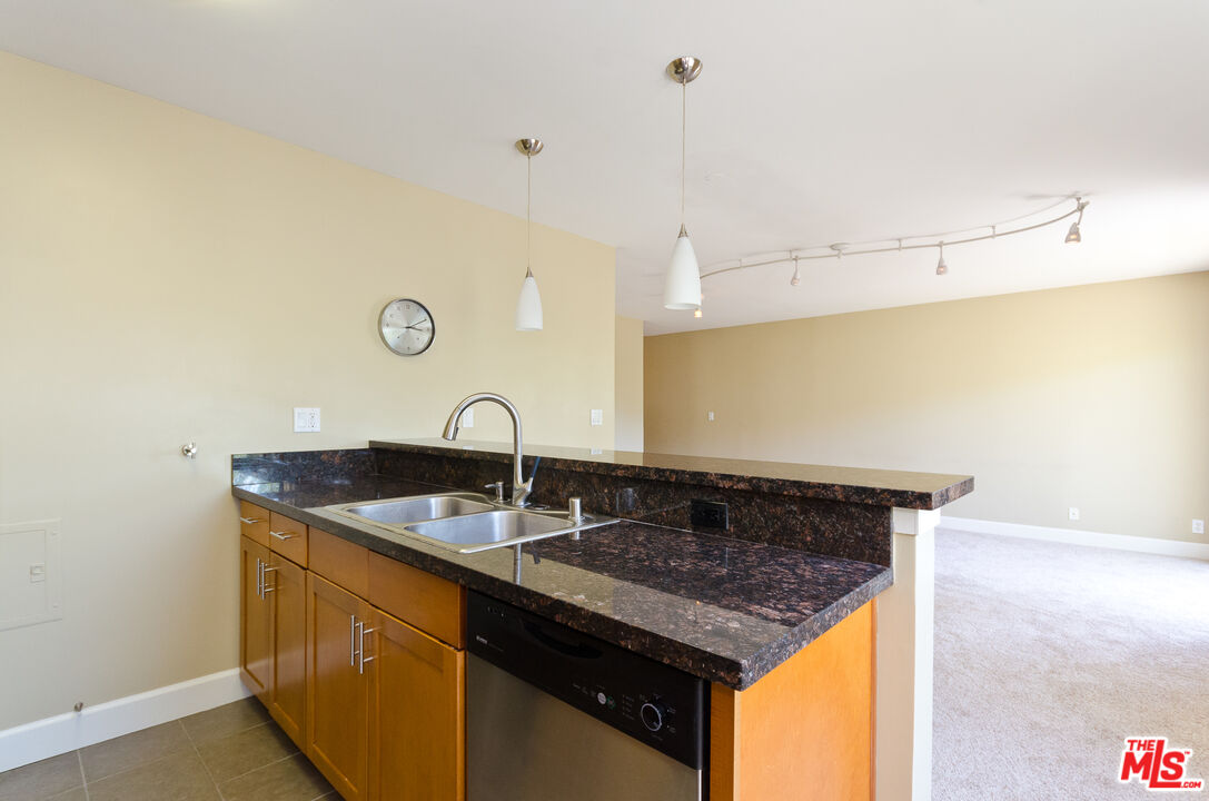 10982 ROEBLING AVE Unit: 461