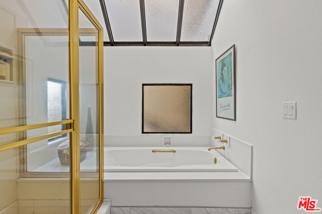 11636 Montana Ave Unit: 107