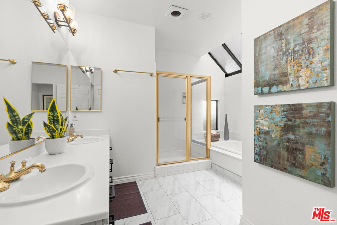 11636 Montana Ave Unit: 107