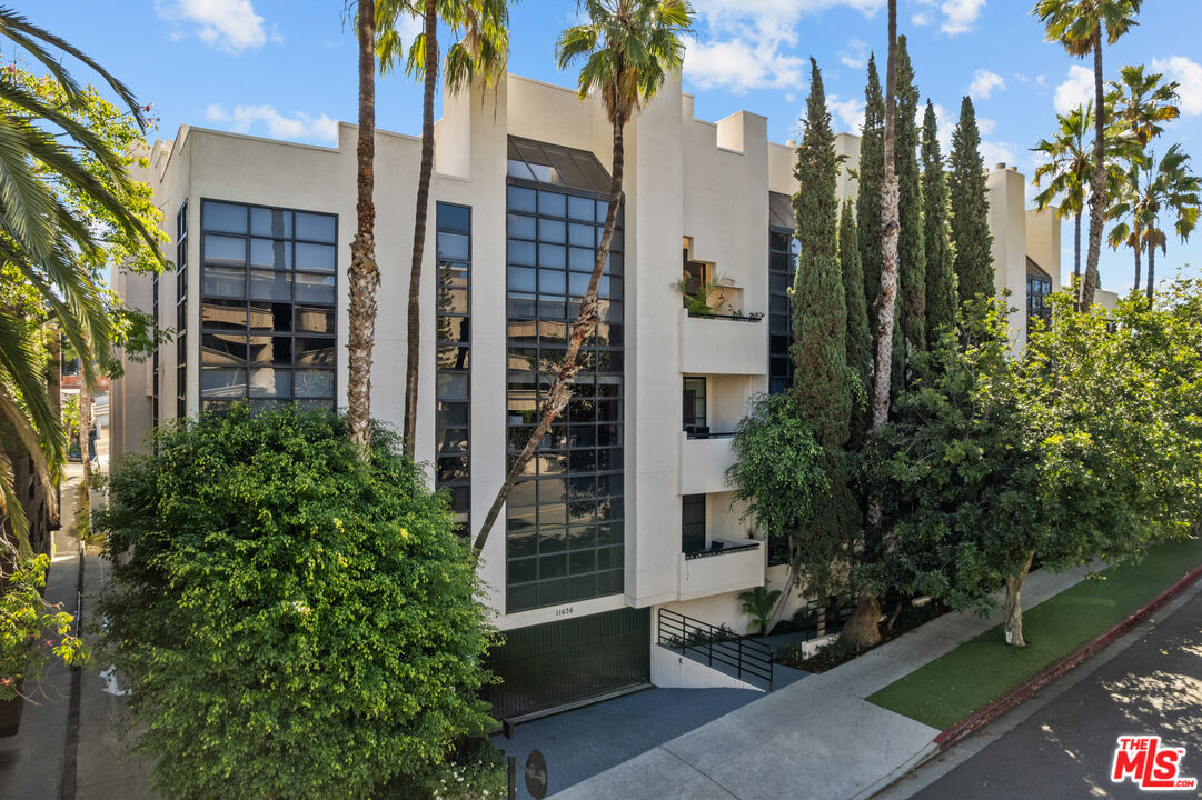 11636 Montana Ave Unit: 107