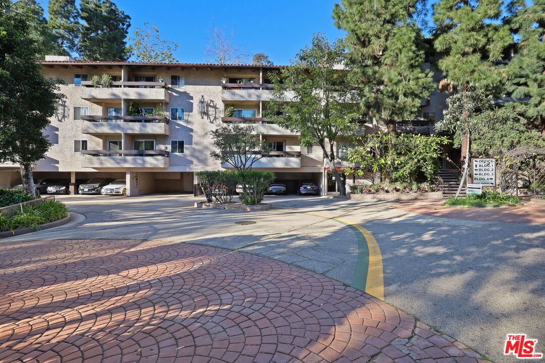 2700 Cahuenga Blvd Unit: 2216
