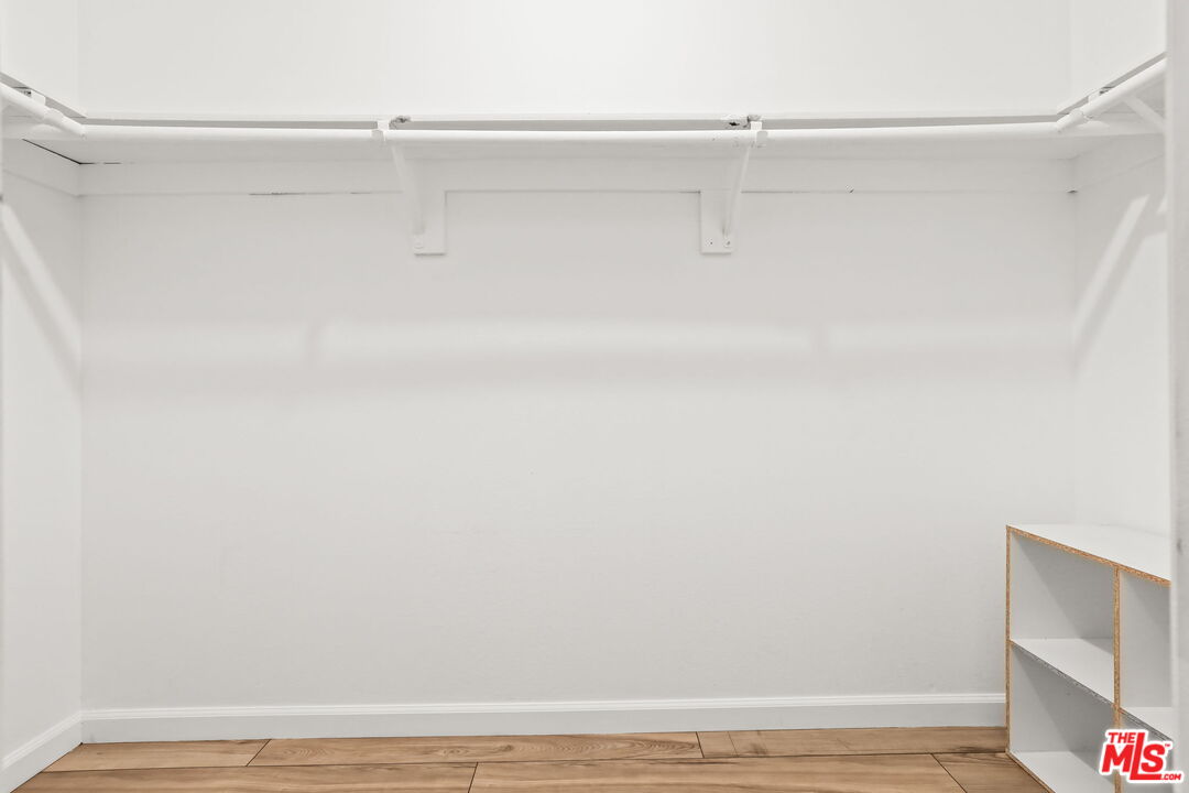 2700 Cahuenga Blvd Unit: 2216