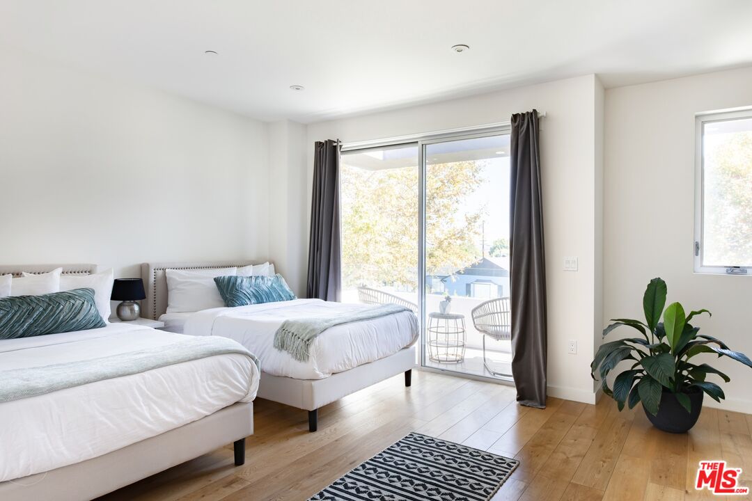 1723 S Durango Ave