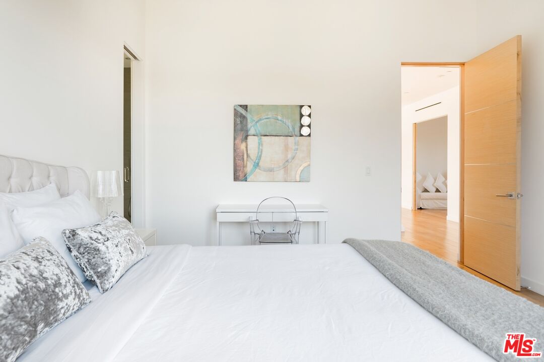 1723 S Durango Ave