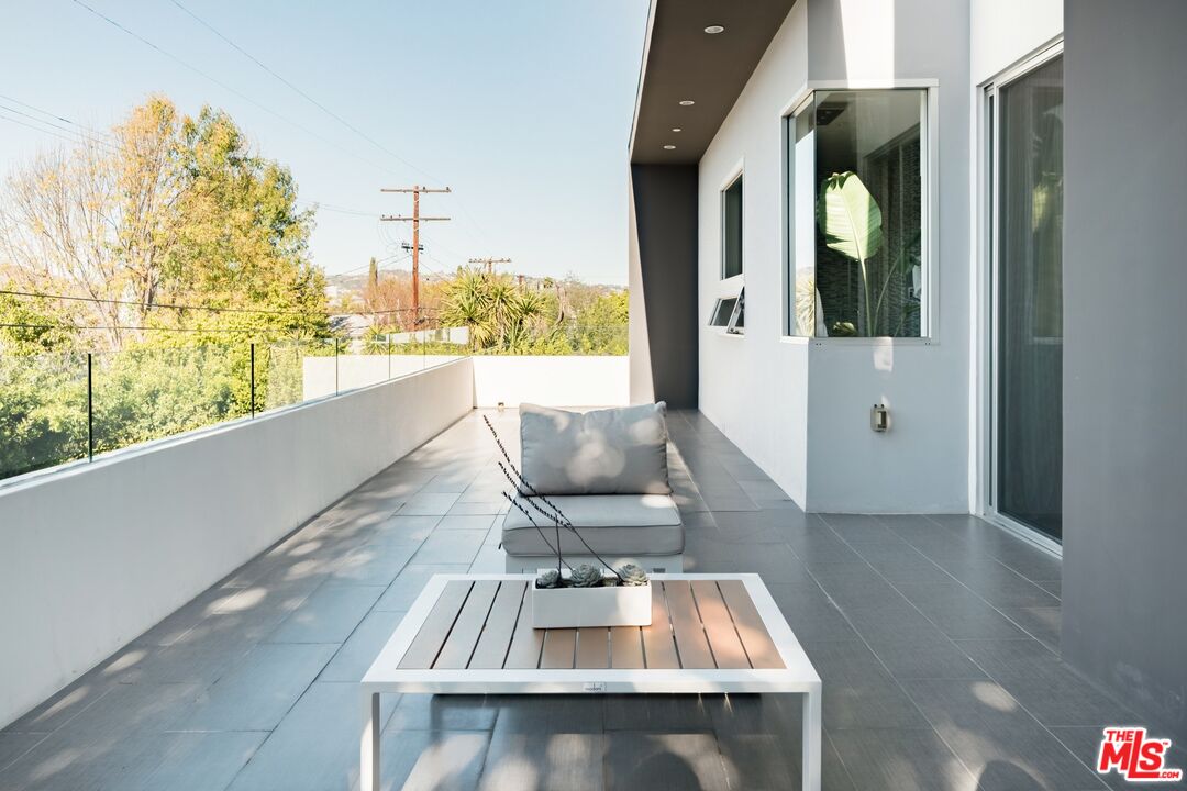 1723 S Durango Ave