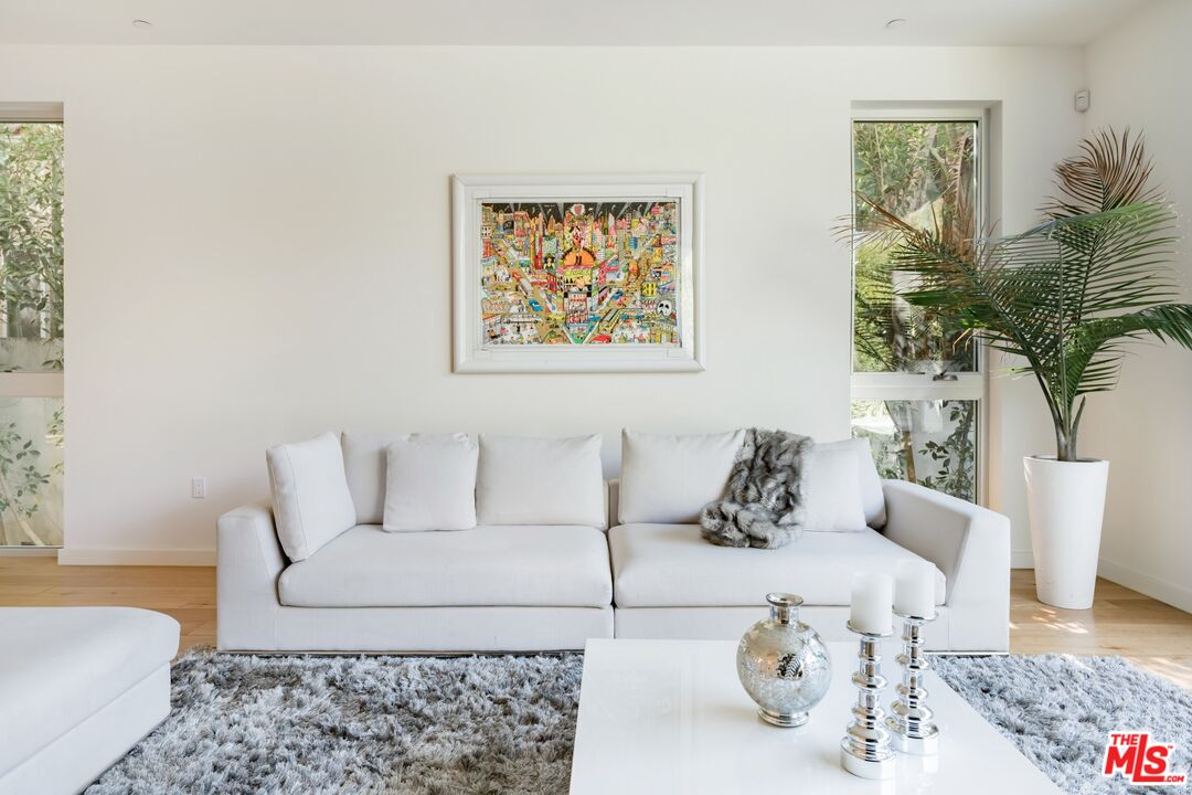 1723 S Durango Ave