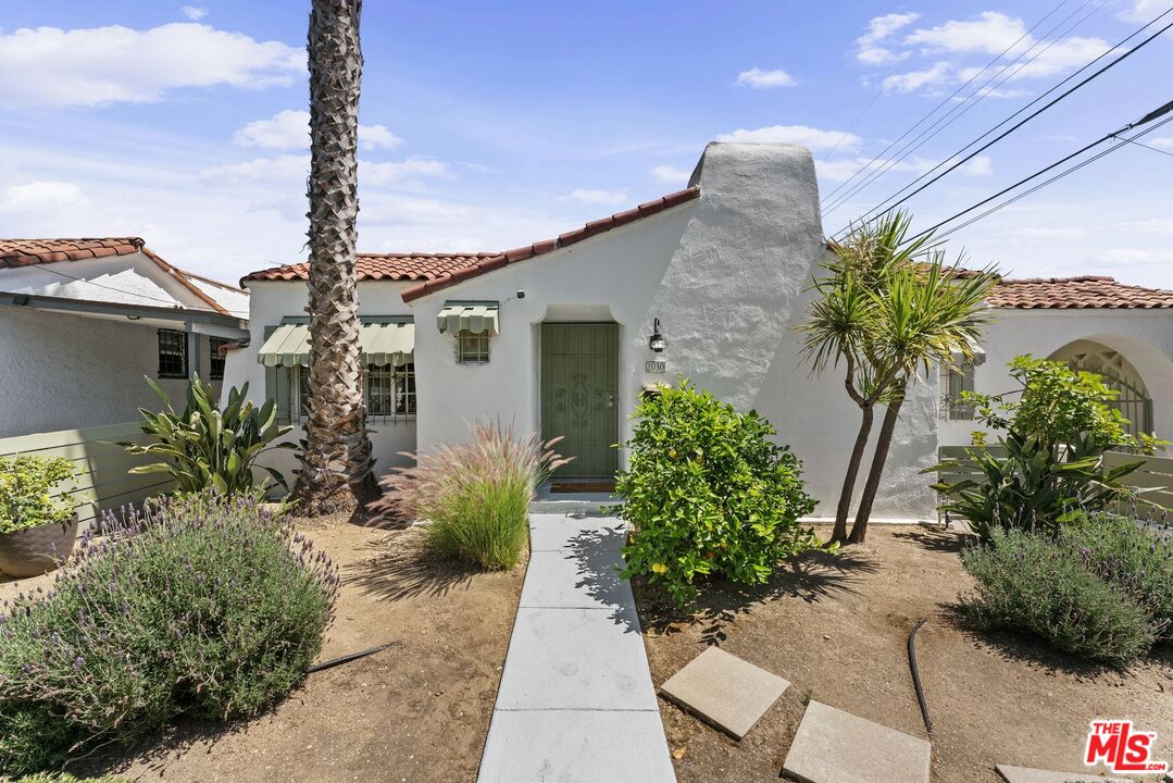 2030 S Redondo Blvd