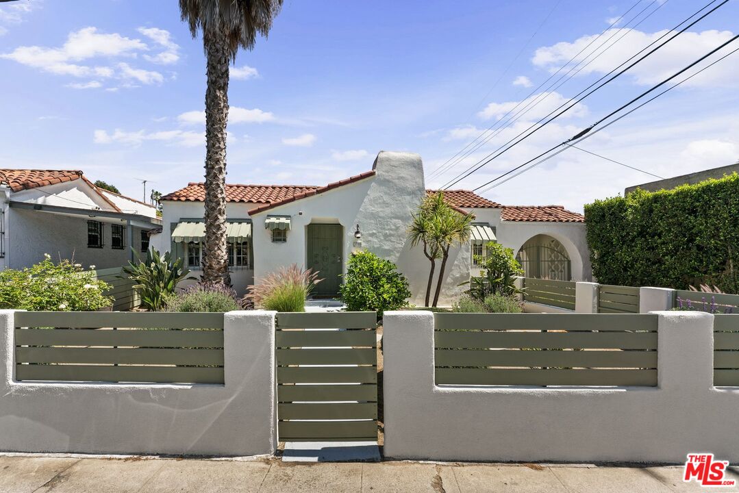 2030 S Redondo Blvd