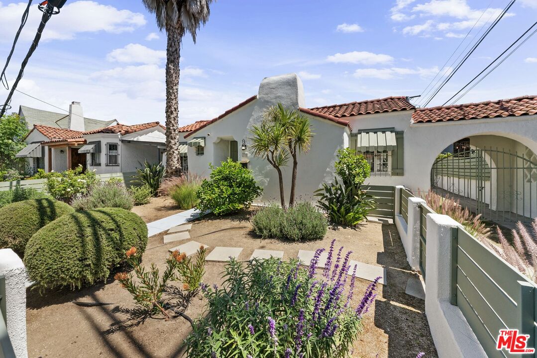 2030 S Redondo Blvd