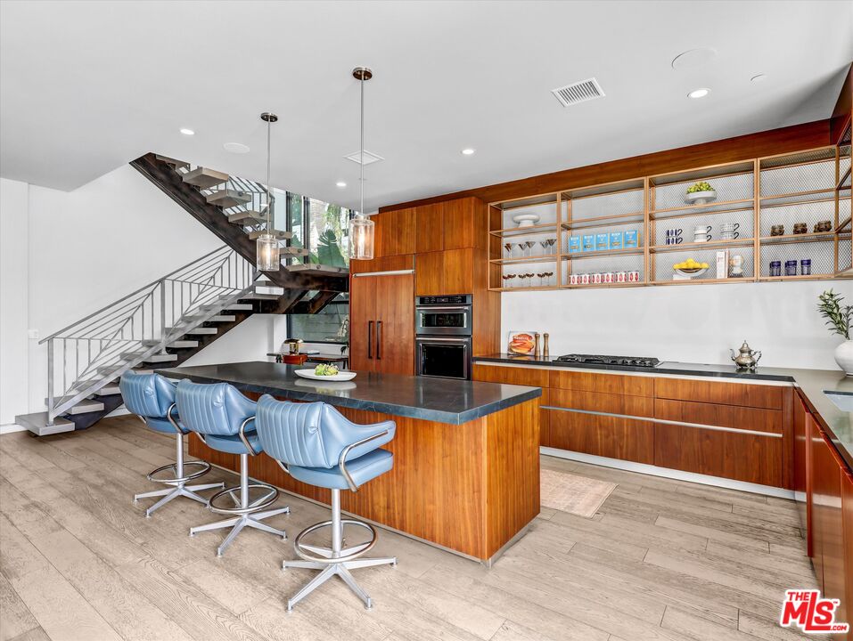 1724 N Sierra Bonita Ave