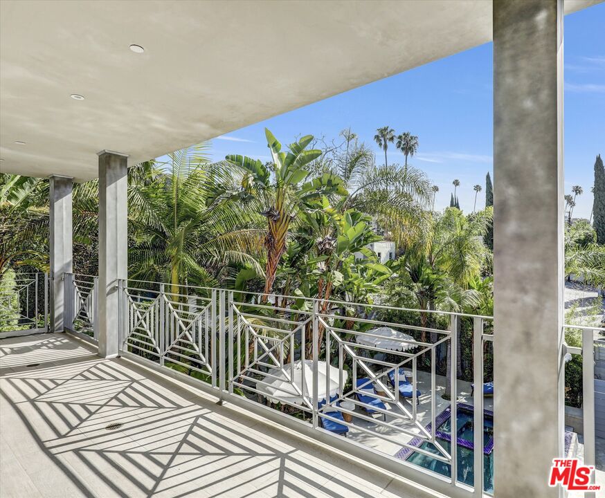 1724 N Sierra Bonita Ave