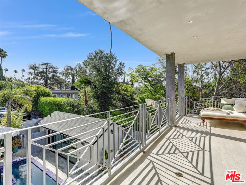 1724 N Sierra Bonita Ave