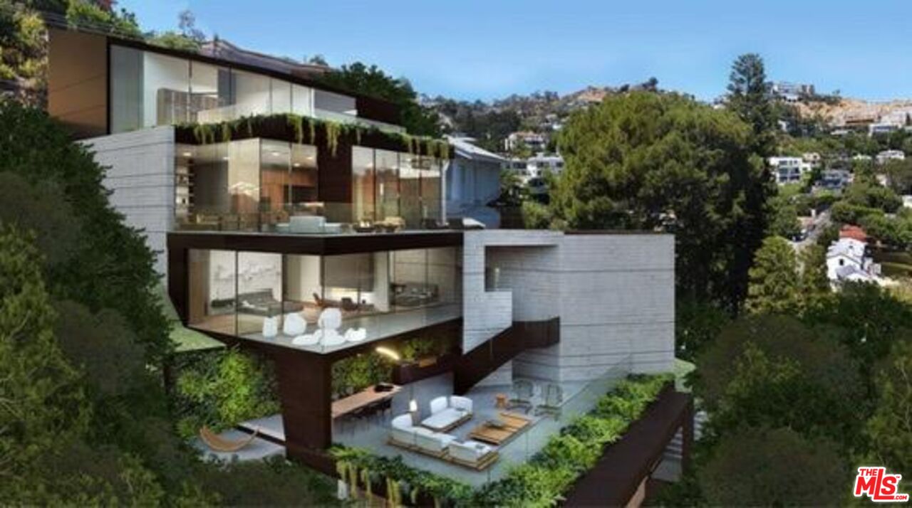 8410 Hollywood Blvd