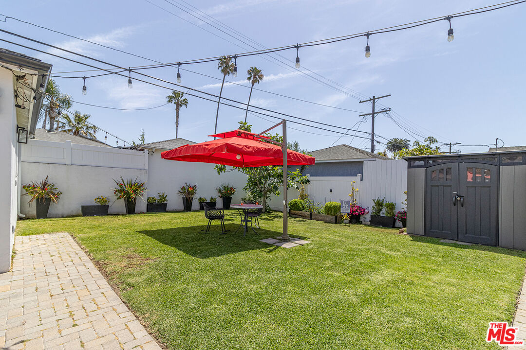 3022 S Beverly Dr