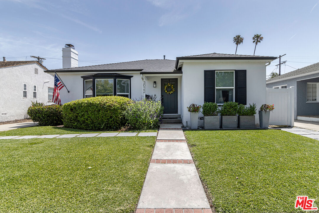 3022 S Beverly Dr