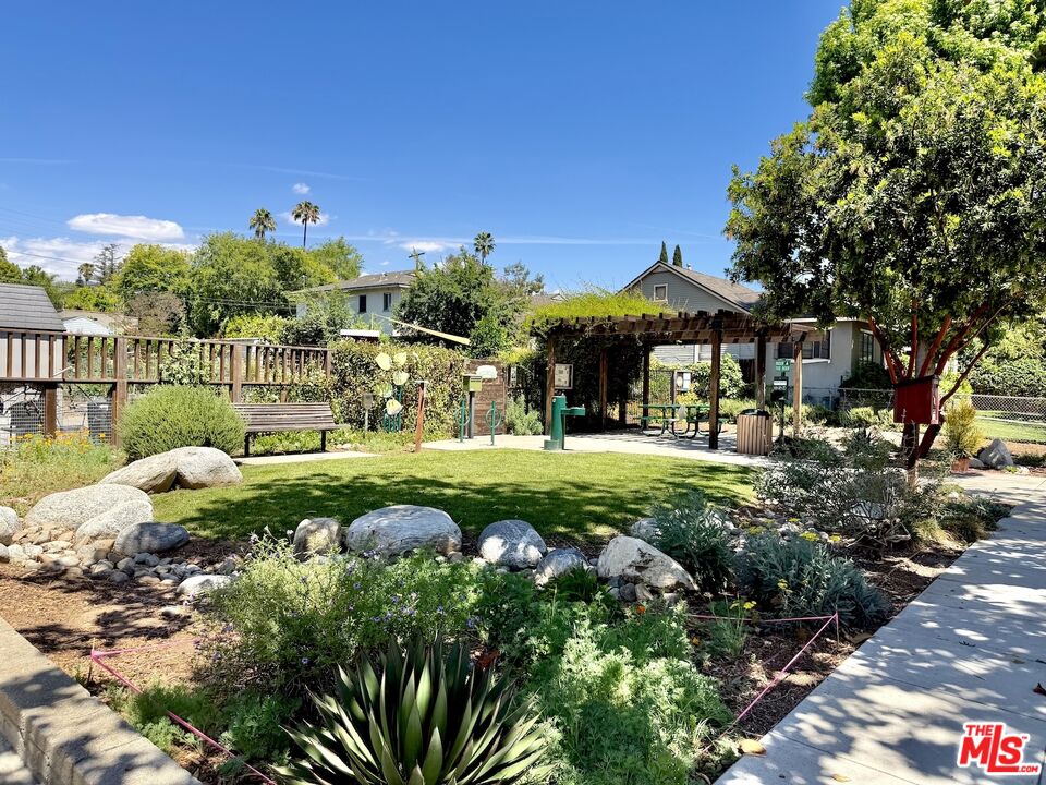 1018 Magnolia St Unit: I