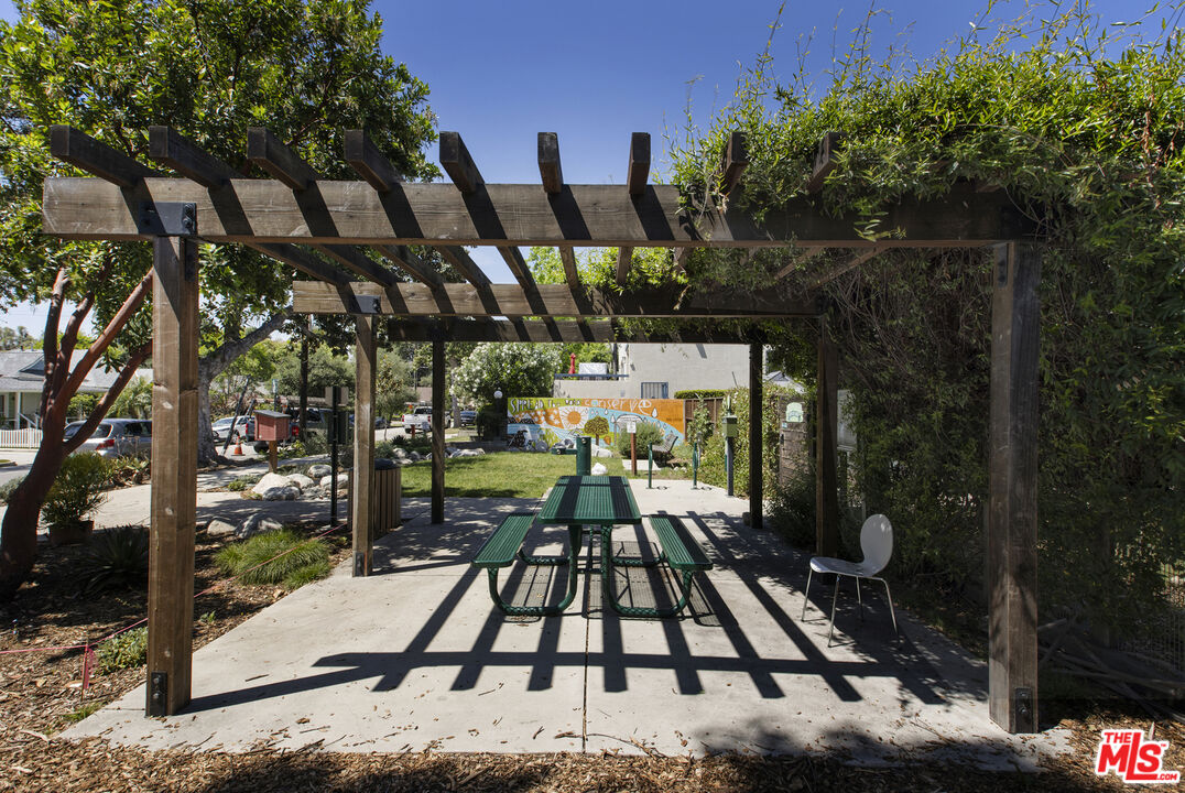 1018 Magnolia St Unit: I