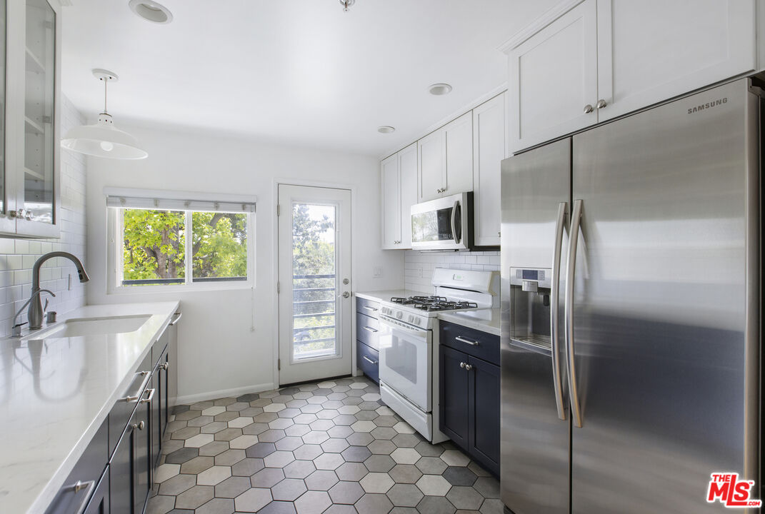 1018 Magnolia St Unit: I