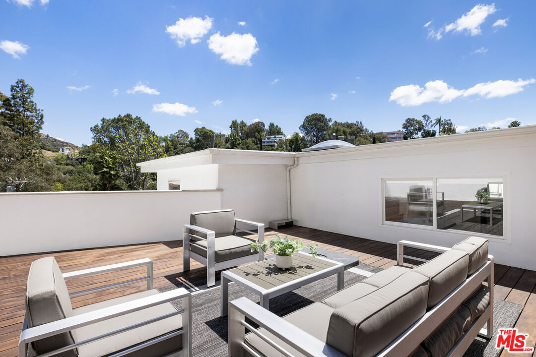 3111 Belden Dr