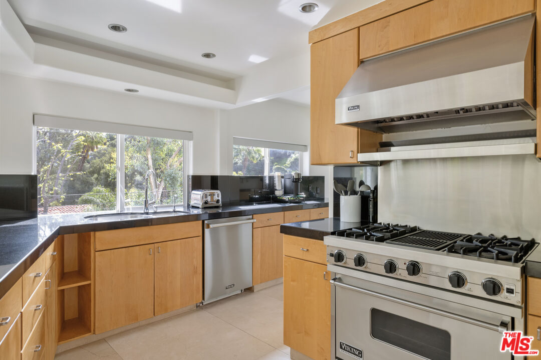 3111 Belden Dr