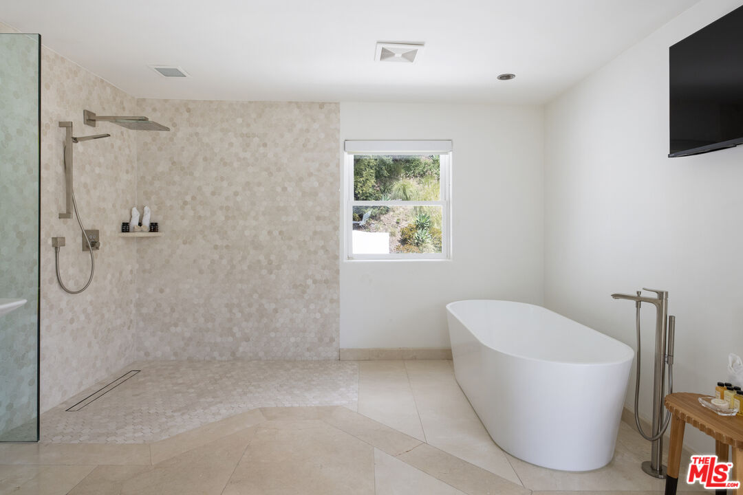 3111 Belden Dr