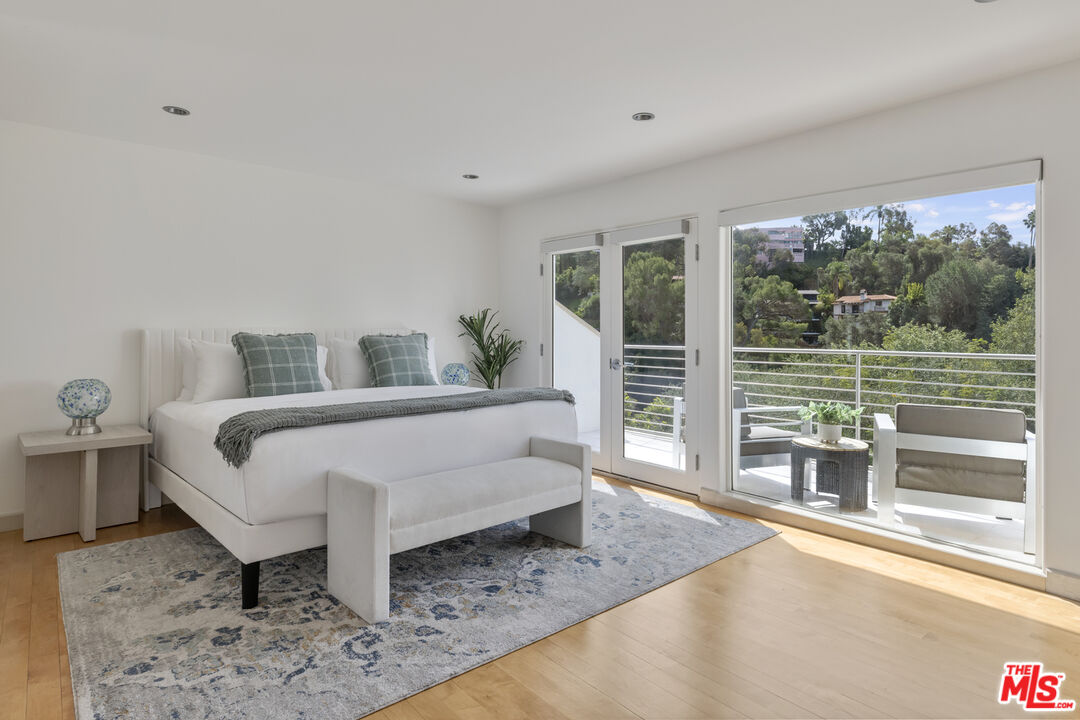 3111 Belden Dr