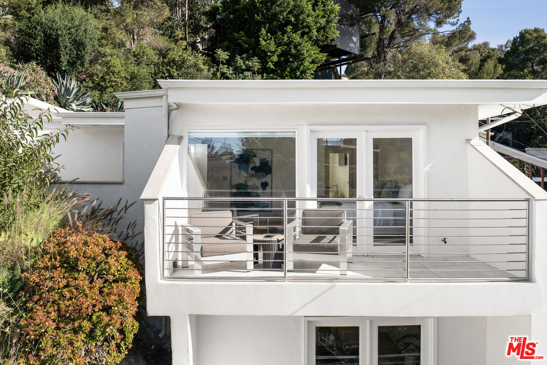 3111 Belden Dr