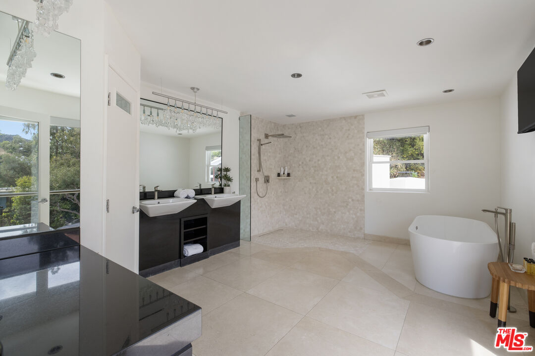 3111 Belden Dr