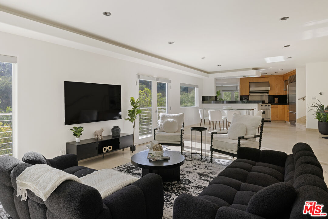 3111 Belden Dr