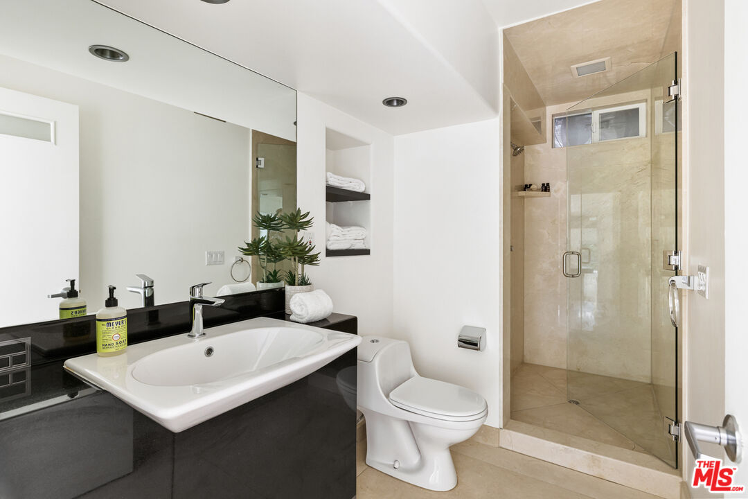 3111 Belden Dr
