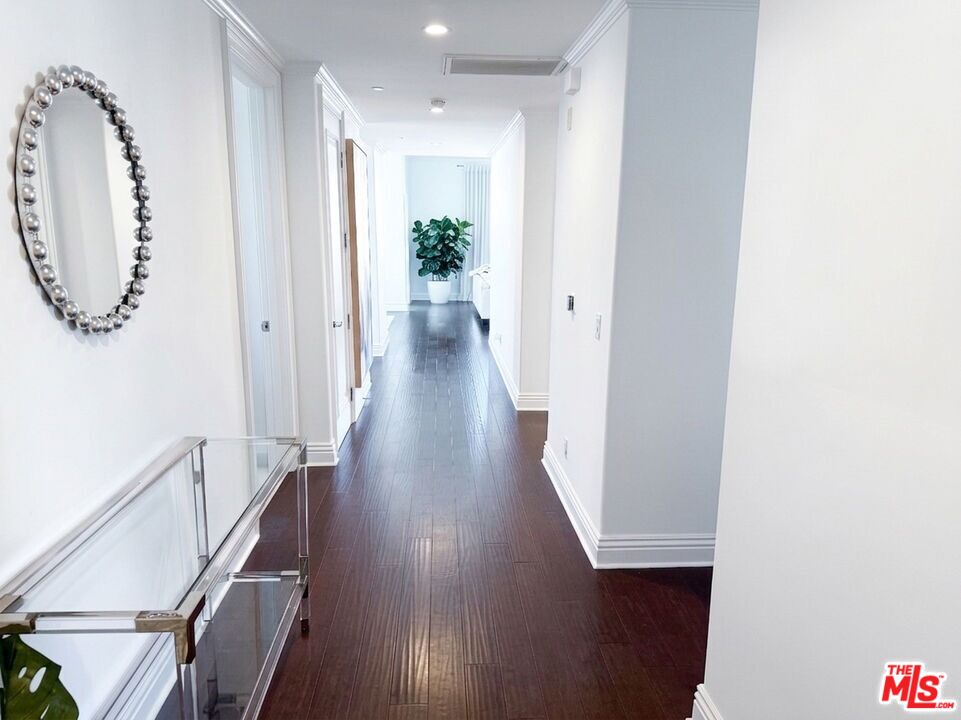 1316 Amherst Ave Unit: 402