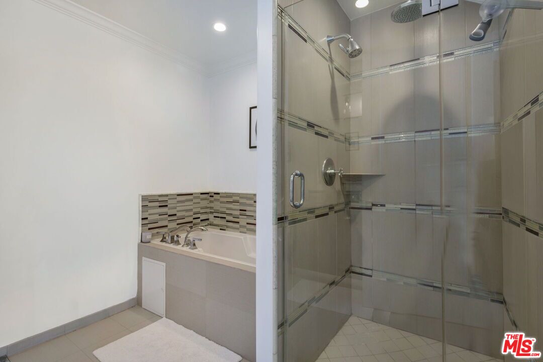 1316 Amherst Ave Unit: 402