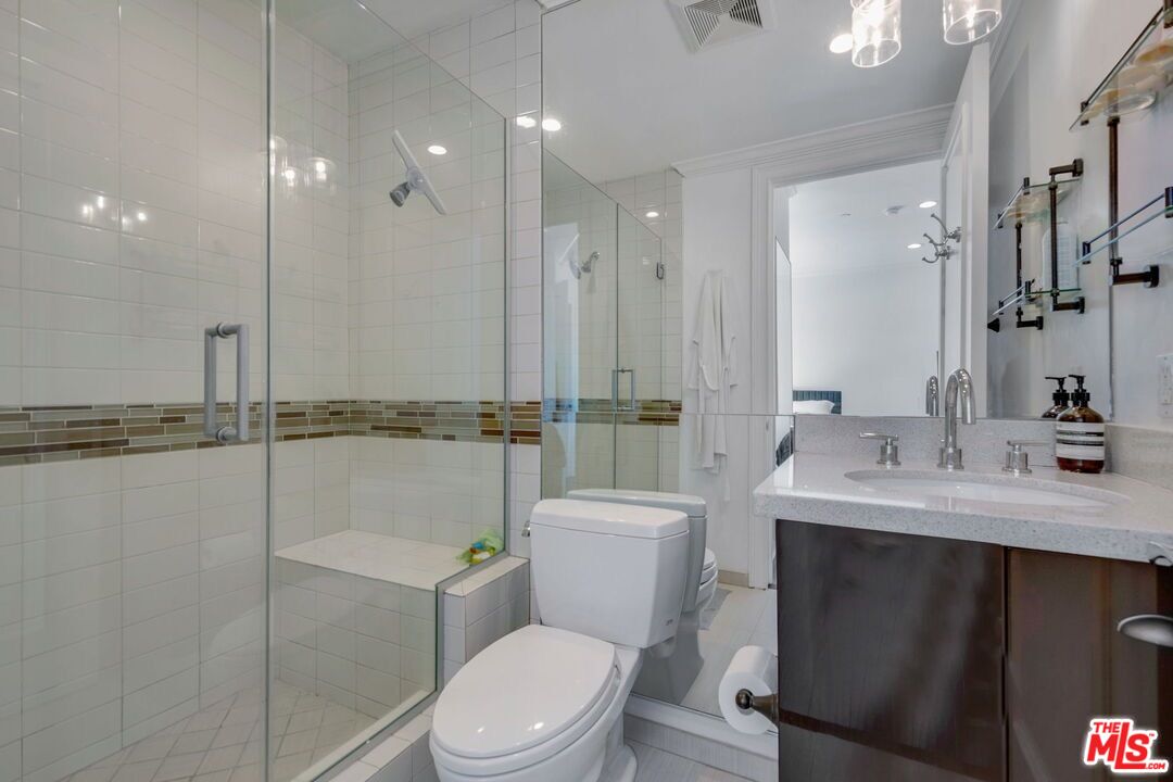 1316 Amherst Ave Unit: 402