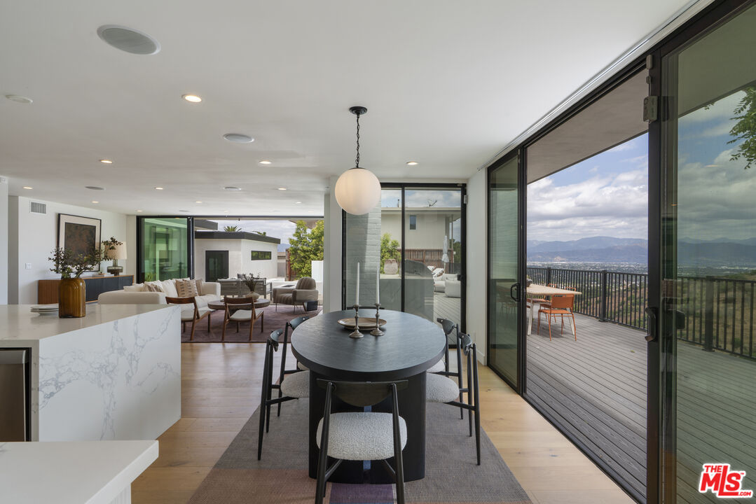 3632 Beverly Ridge Dr
